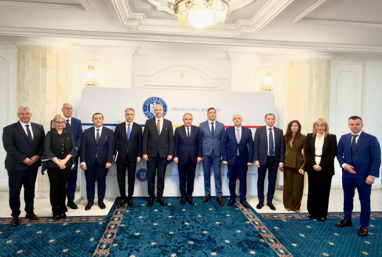 Kamran Əliyev Rumıniyanın ədliyyə naziri ilə müzakirə apardı - FOTOLAR